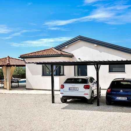 Wonderful Holiday House Bruno With Heated Pool Задар Екстериор снимка