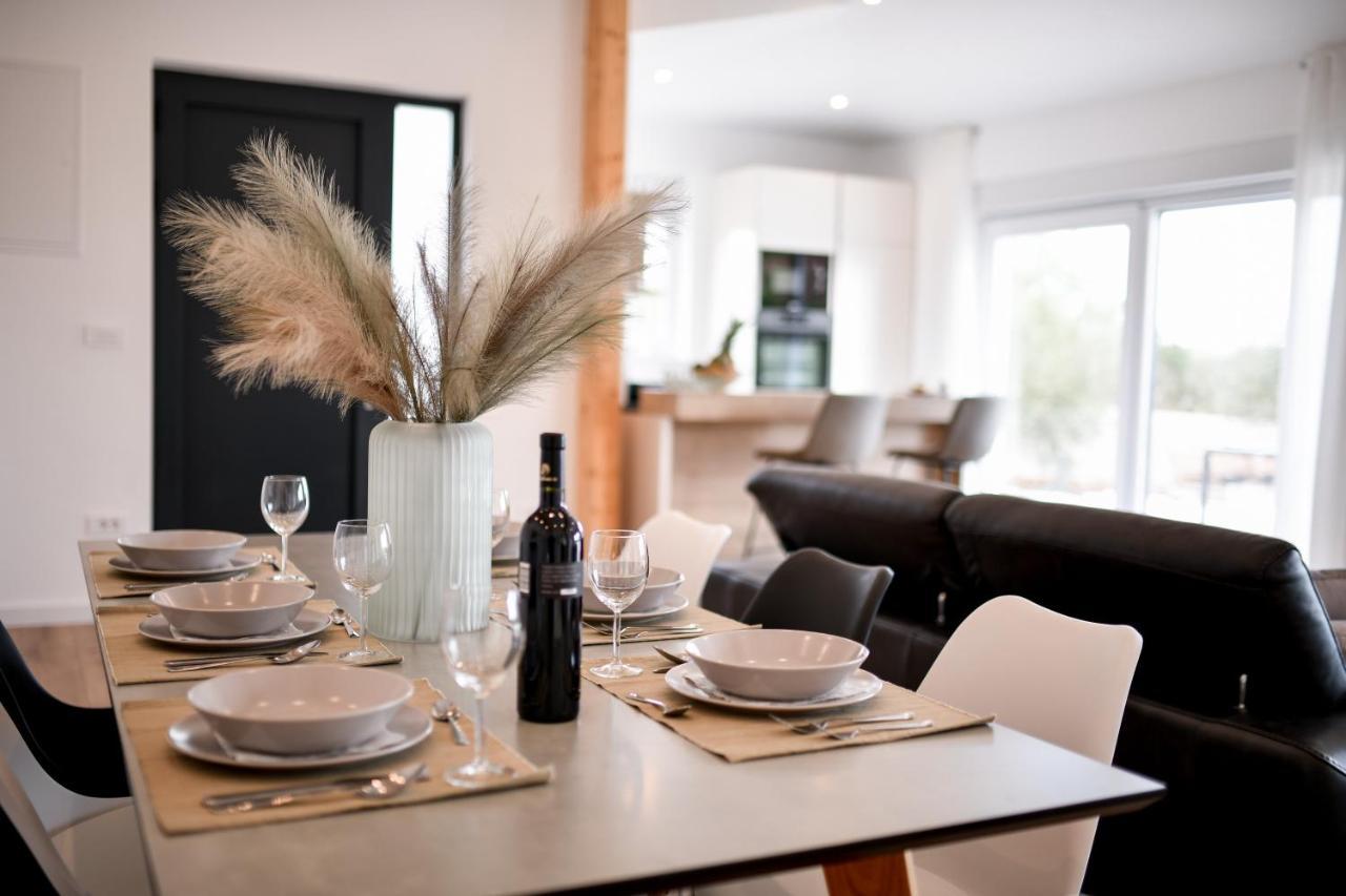 Wonderful Holiday House Bruno With Heated Pool Задар Екстериор снимка