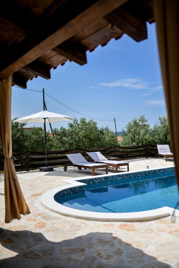 Wonderful Holiday House Bruno With Heated Pool Задар Екстериор снимка