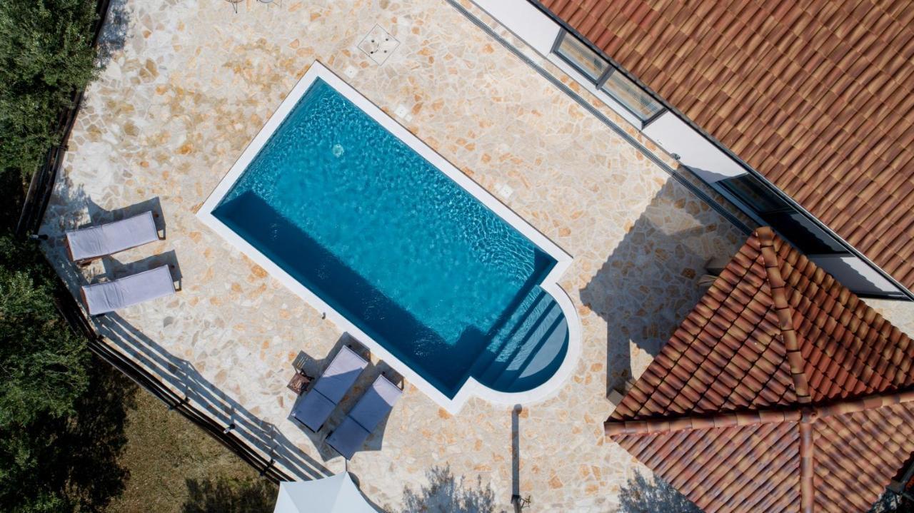 Wonderful Holiday House Bruno With Heated Pool Задар Екстериор снимка
